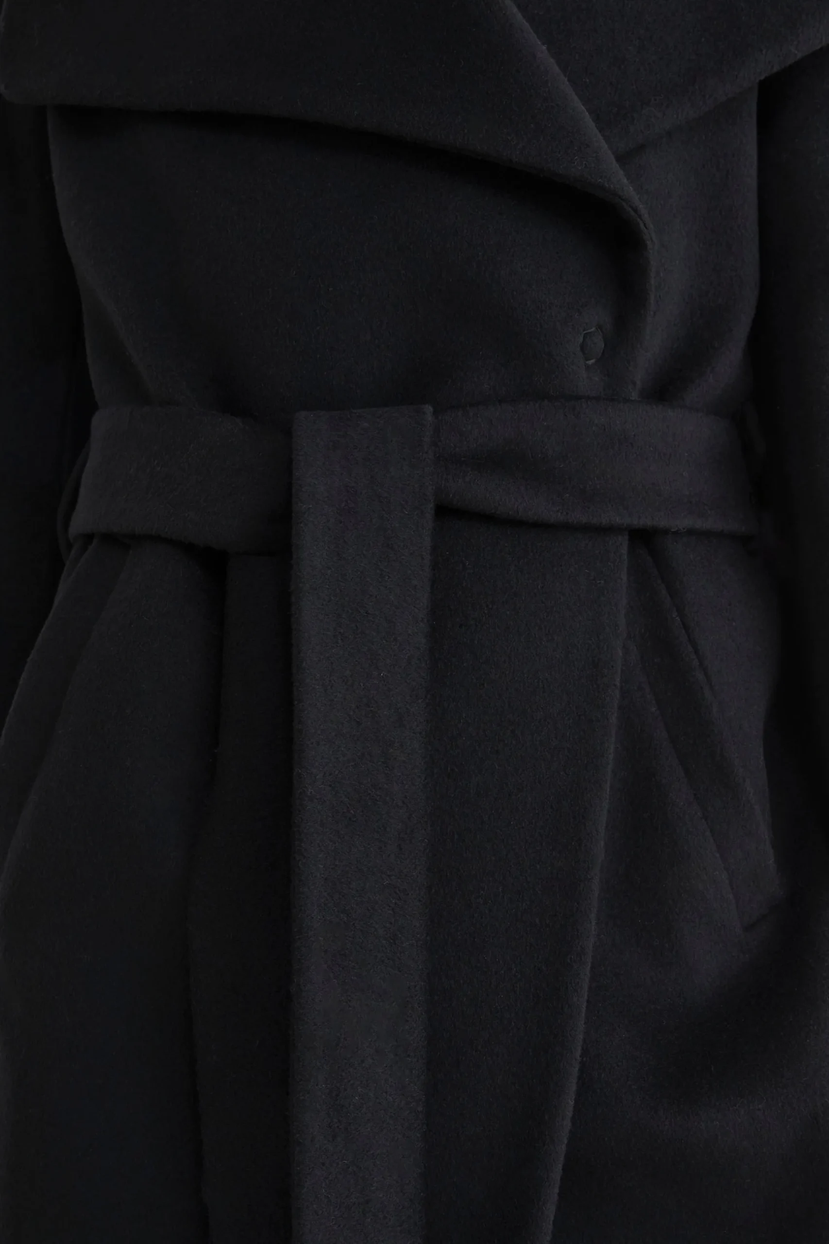 Cappotto lungo con cintura - NERO